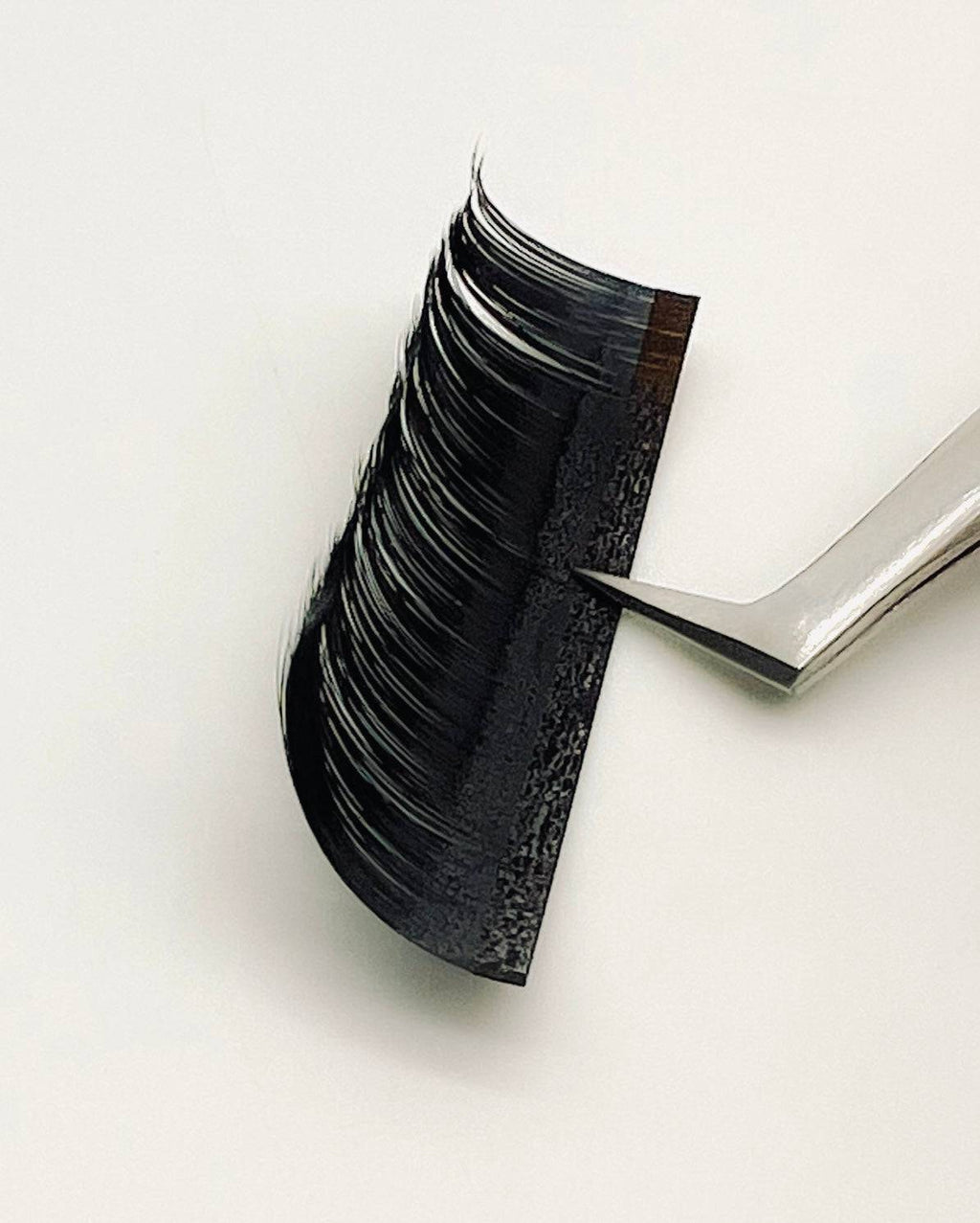 VIP Faux Mink Lash Extensions 0.05 mm C Curl | 12-Line Mix & XL Mix Tray