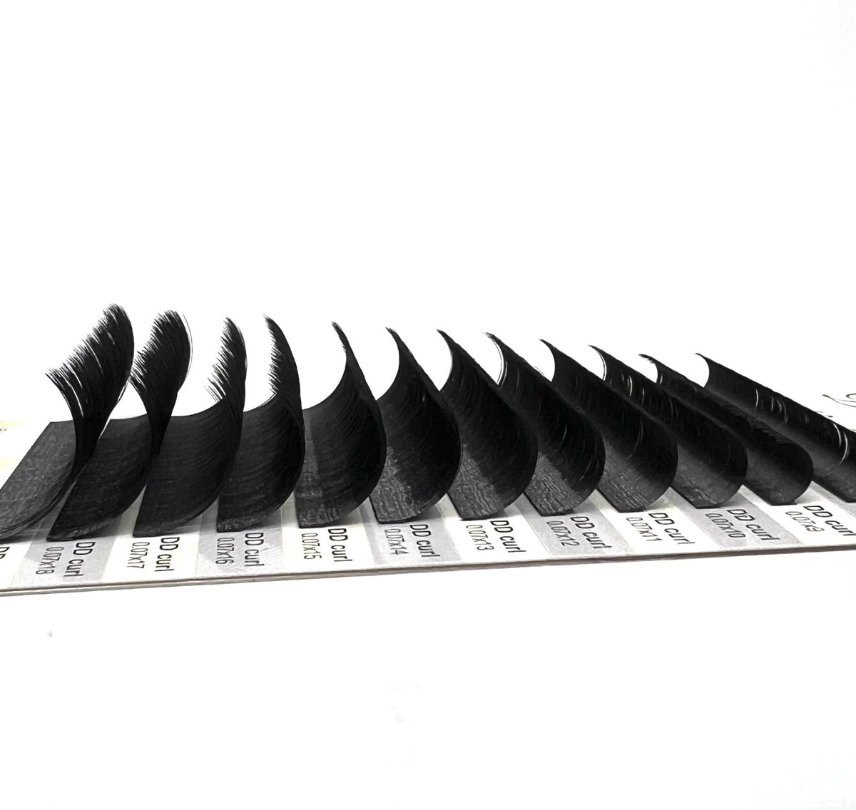 VIP Faux Mink Lash Extensions 0.07 mm DD Curl | 12-Line Mix Tray