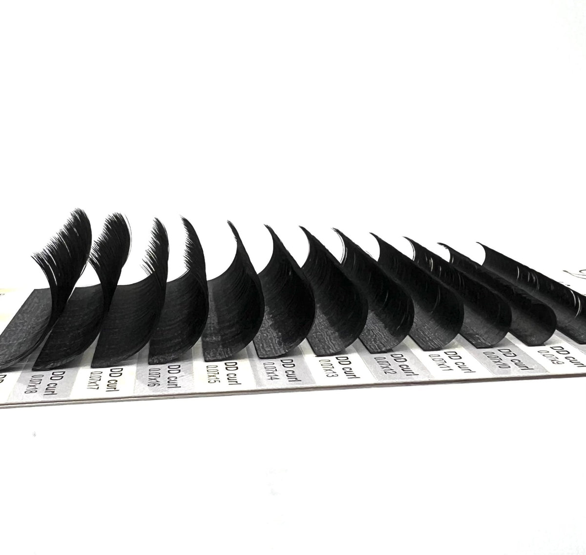 VIP Faux Mink Lash Extensions 0.07 mm DD Curl | 12-Line Mix Tray